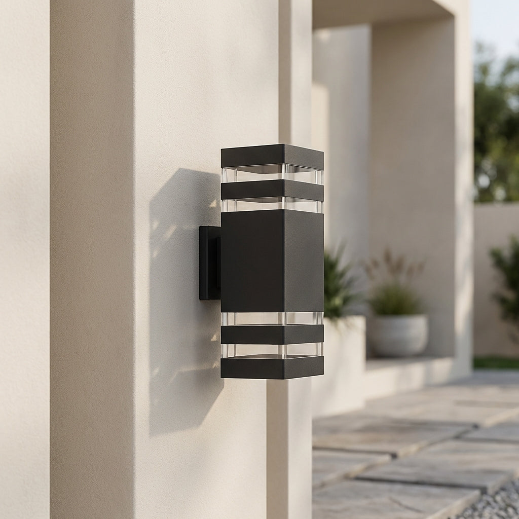 Lámpara de Pared Exterior LumaArc con Iluminación Ascendente y Descendente