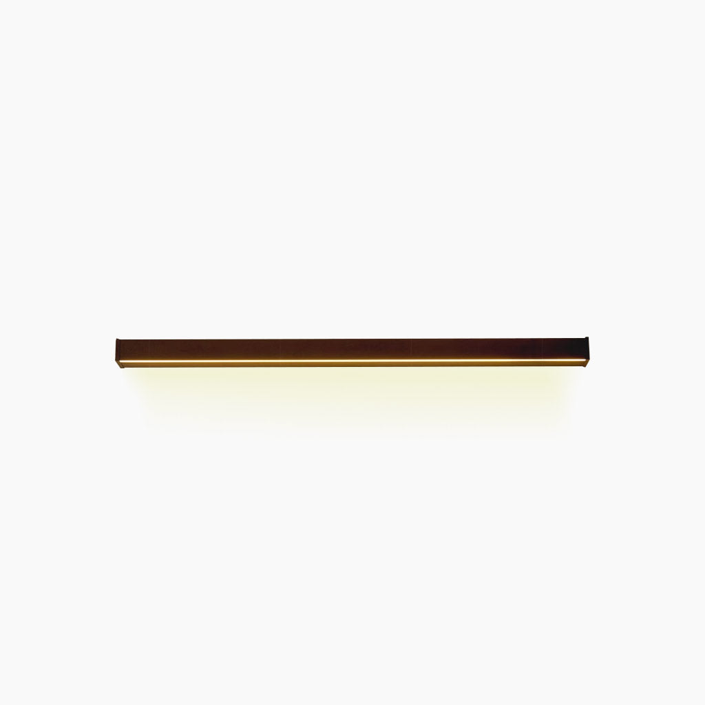 Moderni seinävalaisin pidennetyllä himmennettävällä LED-palkkivalaisimella