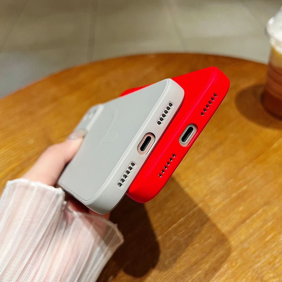 Carcasă moale din silicon magnetic NovaGuard pentru iPhone 17 cu prindere sigură
