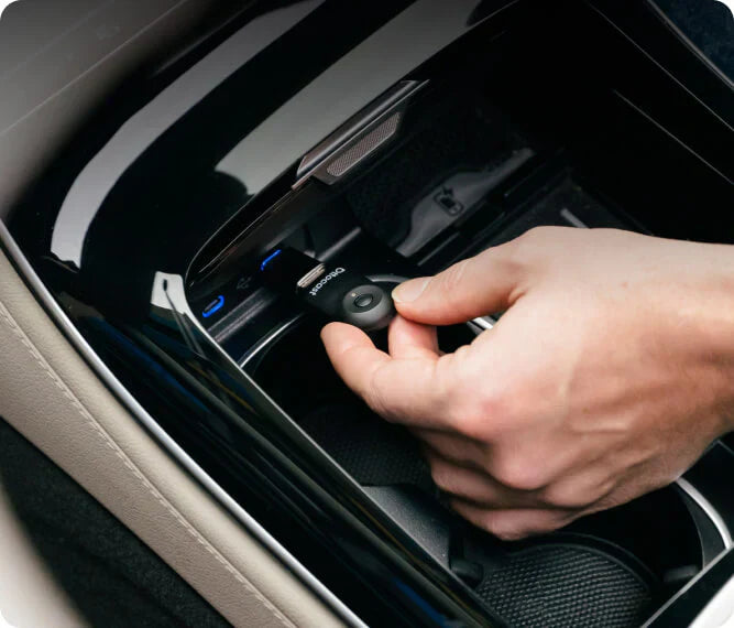 Mini bezdrátový adaptér do auta pro připojení CarPlay a Android Auto