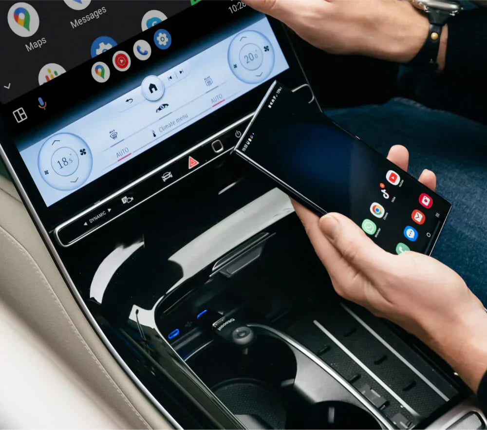 Mini bezdrátový adaptér do auta pro připojení CarPlay a Android Auto