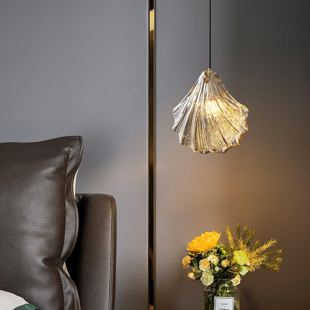 Lampada a sospensione mini con conchiglia CoveShell in vetro e ottone
