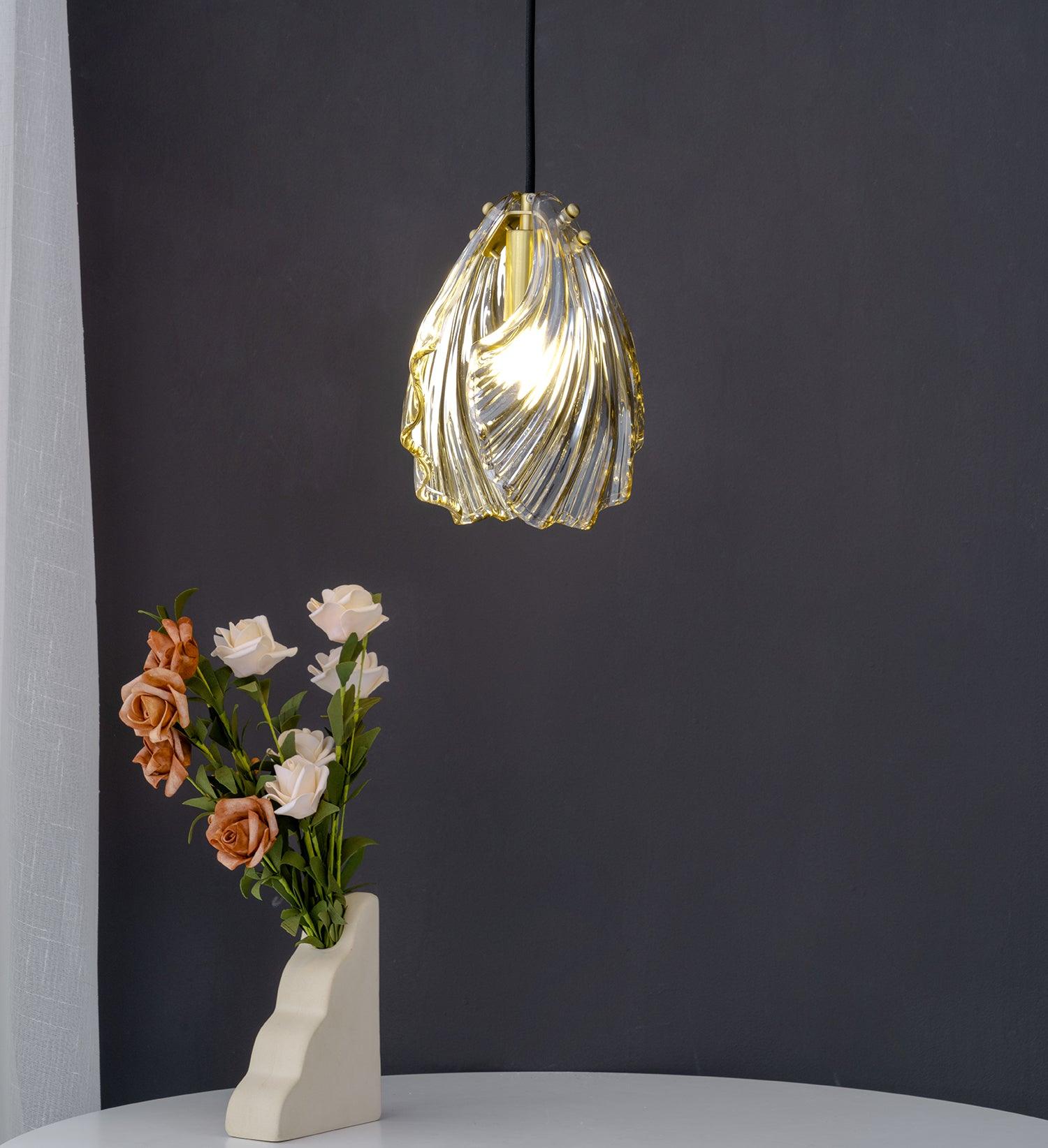 Lampada a sospensione mini con conchiglia CoveShell in vetro e ottone