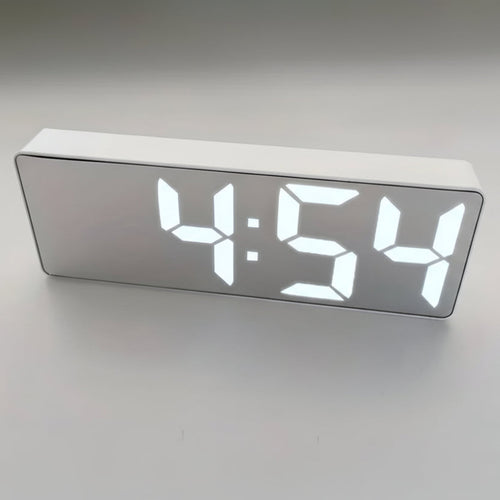 Reloj Despertador Inteligente AuraLed con Función de Repetición Personalizada y Alimentación por Batería USB