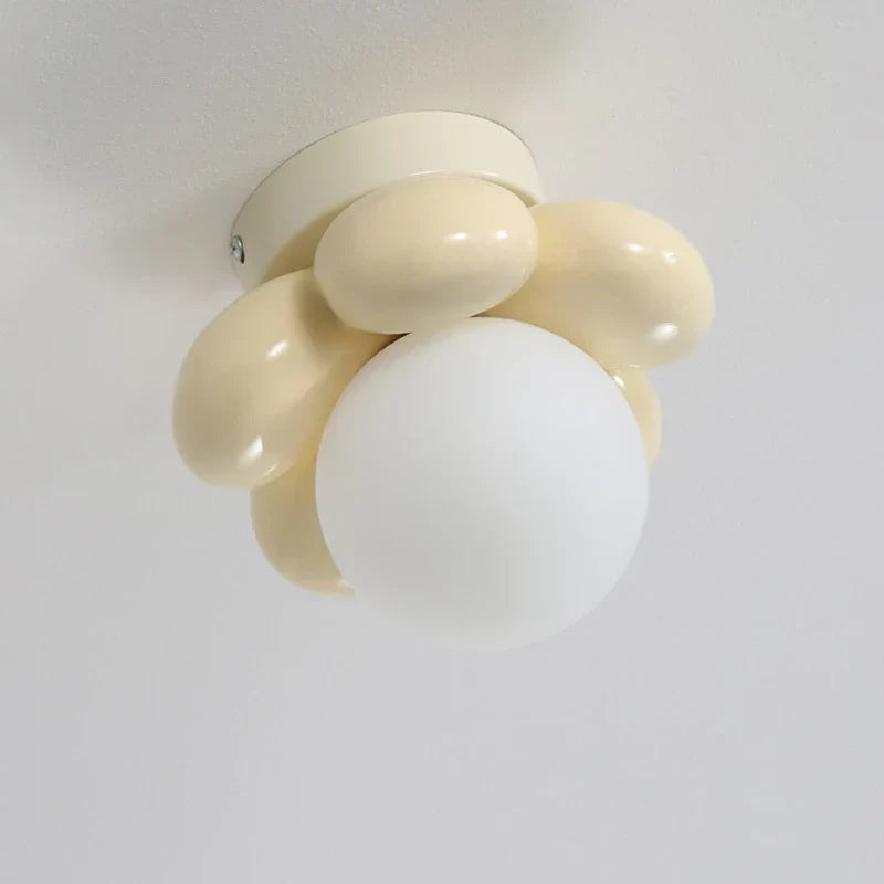 Nova Bloom Szklana lampa sufitowa do nordyckiego wystroju sypialni