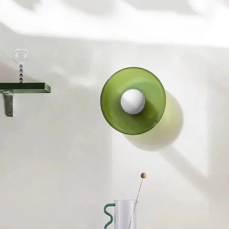 Nordia taklampa för moderna utrymmen med klar skärm och LED-kompatibilitet