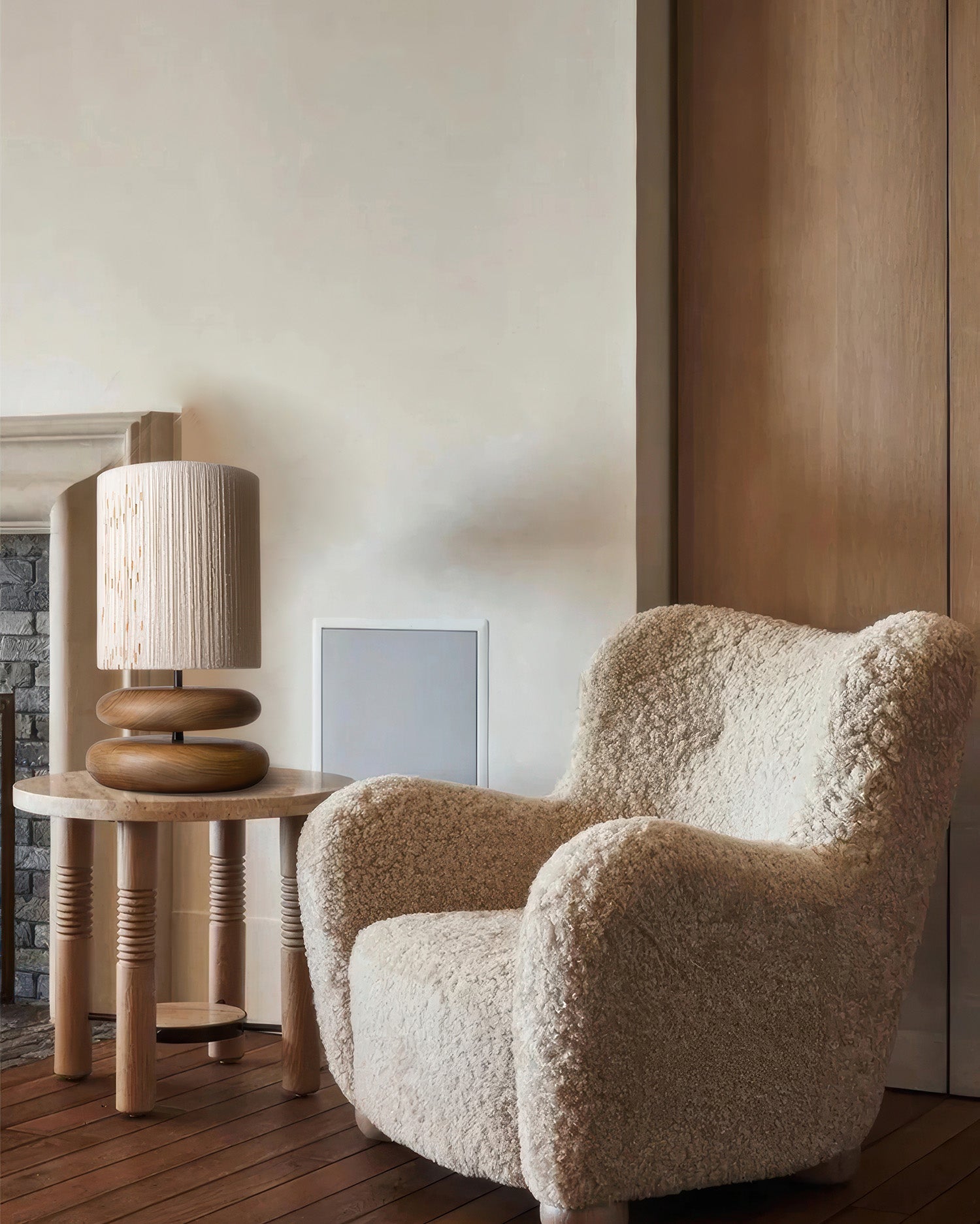 Lámpara de Mesa Solmere Tranquil de Madera con Compatibilidad LED y Eficiencia Energética