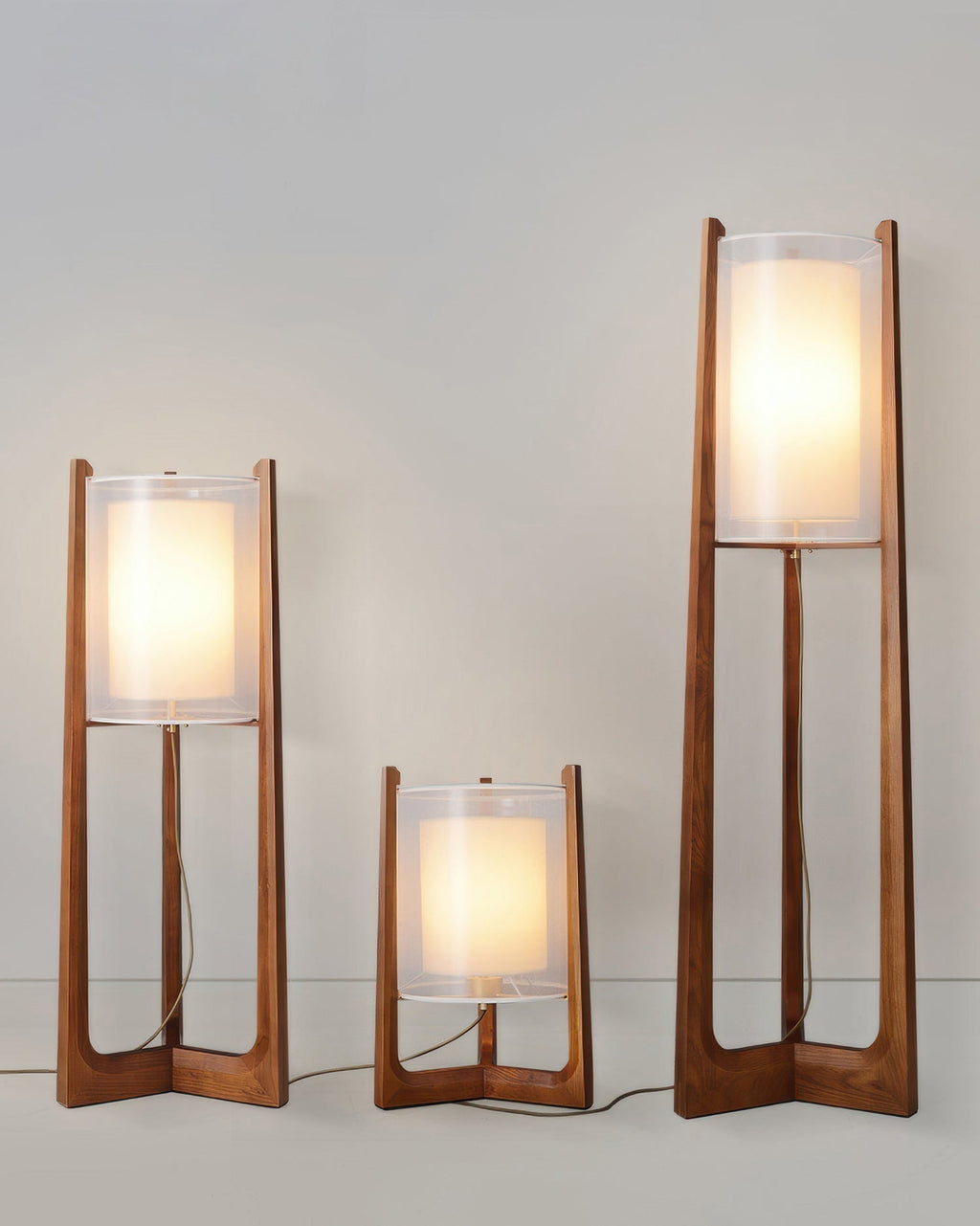 Lampada da Terra Orinex in Legno di Frassino con Paralume in Tessuto a Rete