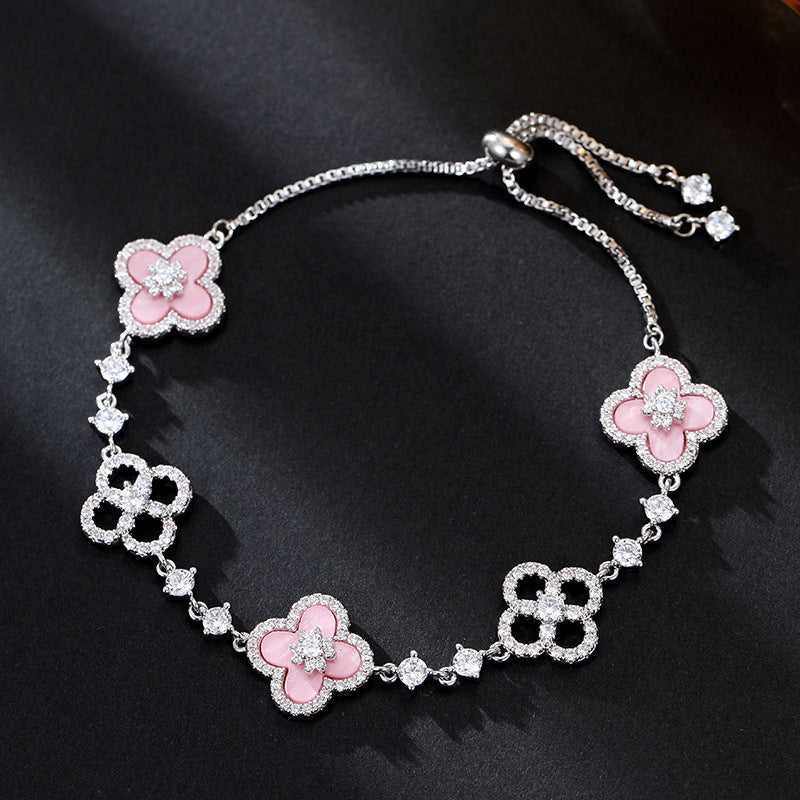 Nova Clover Bracelet With Clover Motif For Everyday Style