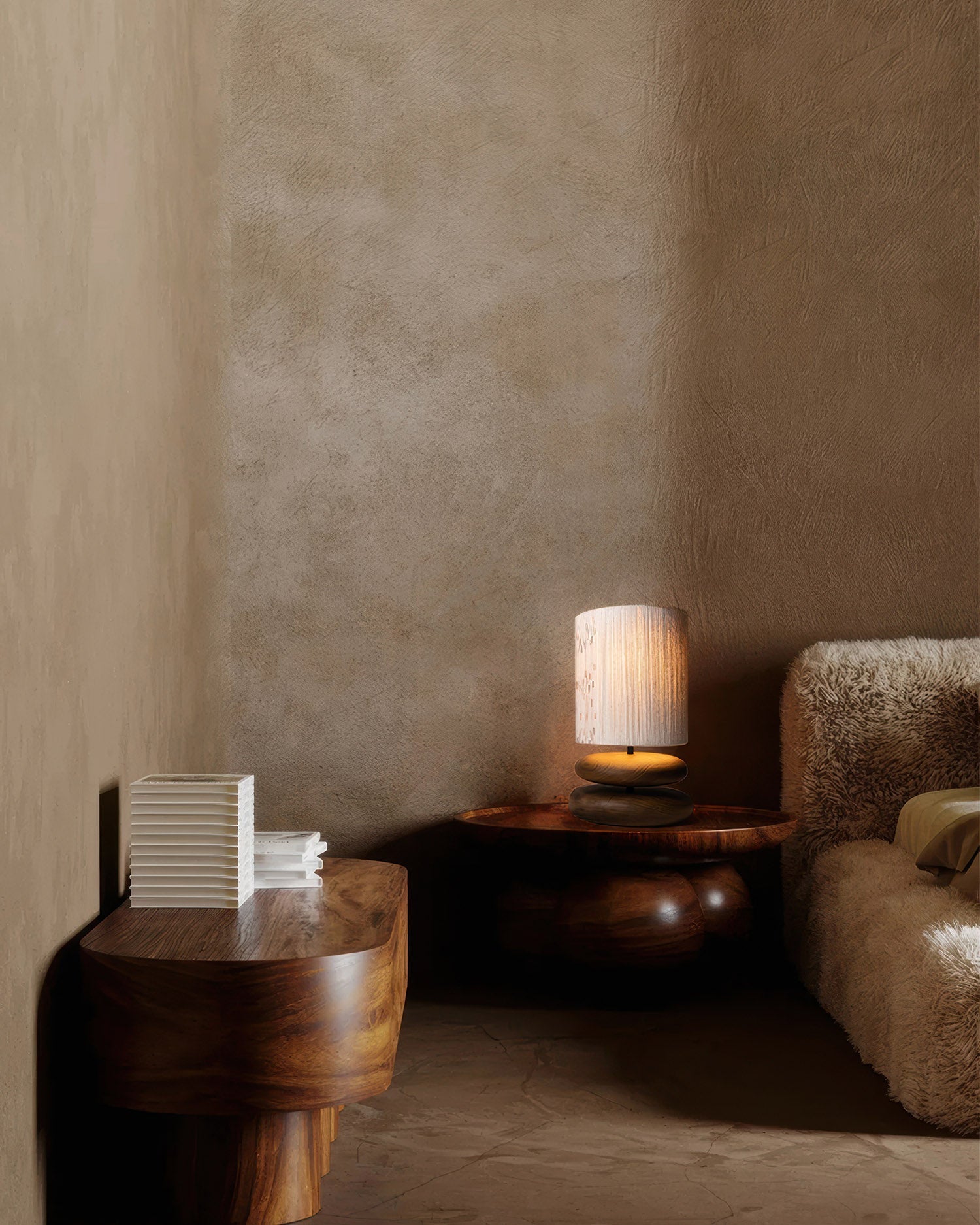 Lámpara de Mesa Solmere Tranquil de Madera con Compatibilidad LED y Eficiencia Energética