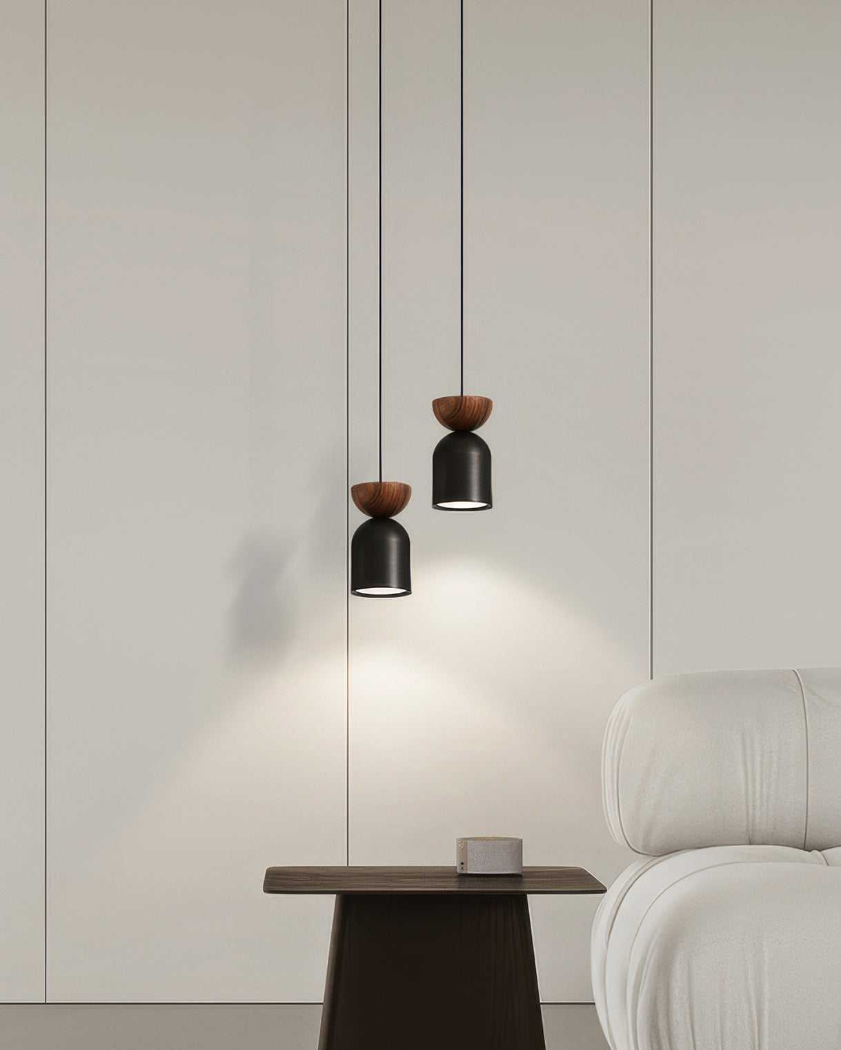 Vellara Walnuss- und Messing-Pendelleuchte im Mid-Century-Modern-Stil
