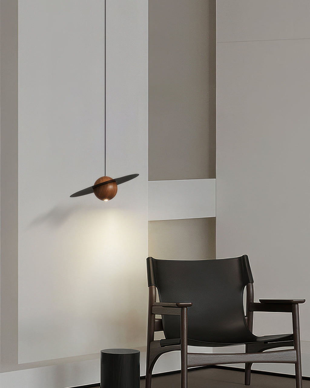 Vellara Walnuss- und Messing-Pendelleuchte im Mid-Century-Modern-Stil