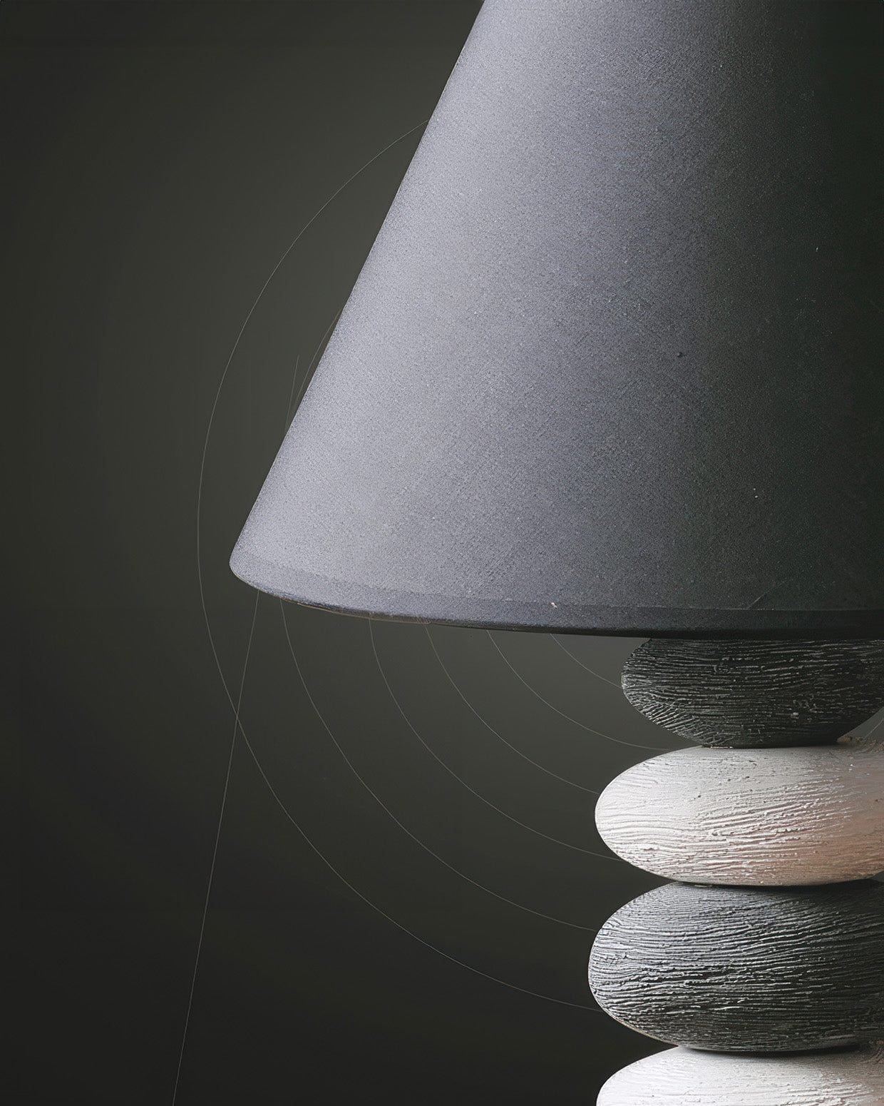 Aurelia Atmosferyczna Lampa Stołowa z Abażurem z Tkaniny i Kamienną Ceramiką do Salonu