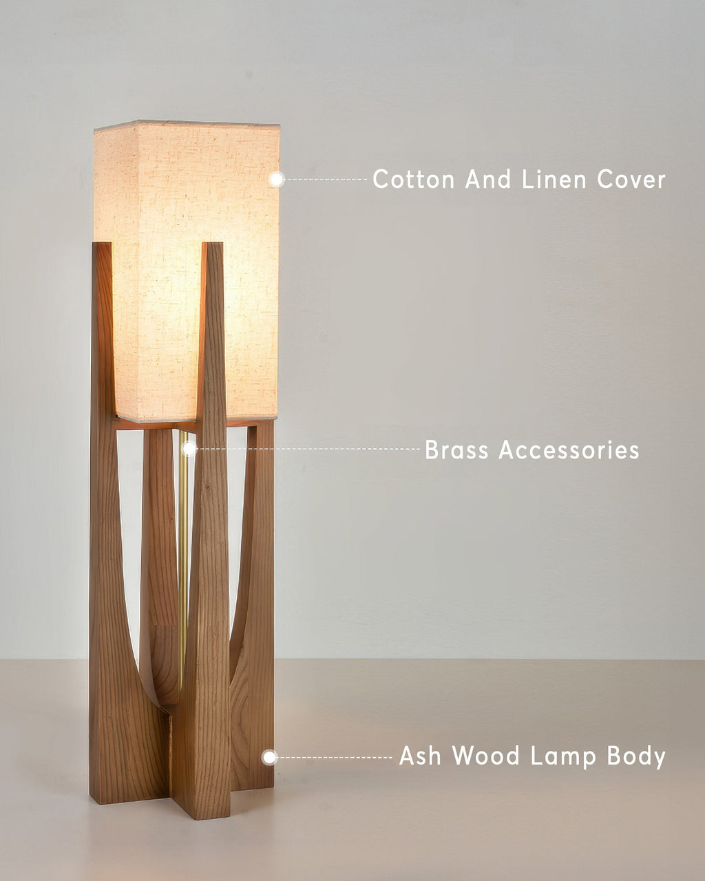 Lampada da Terra Kairoa in Noce con Accenti in Ottone, Design Giapponese Minimalista