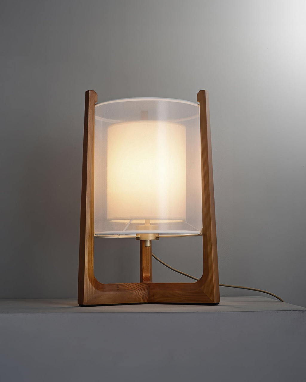 Lampada da Terra Orinex in Legno di Frassino con Paralume in Tessuto a Rete