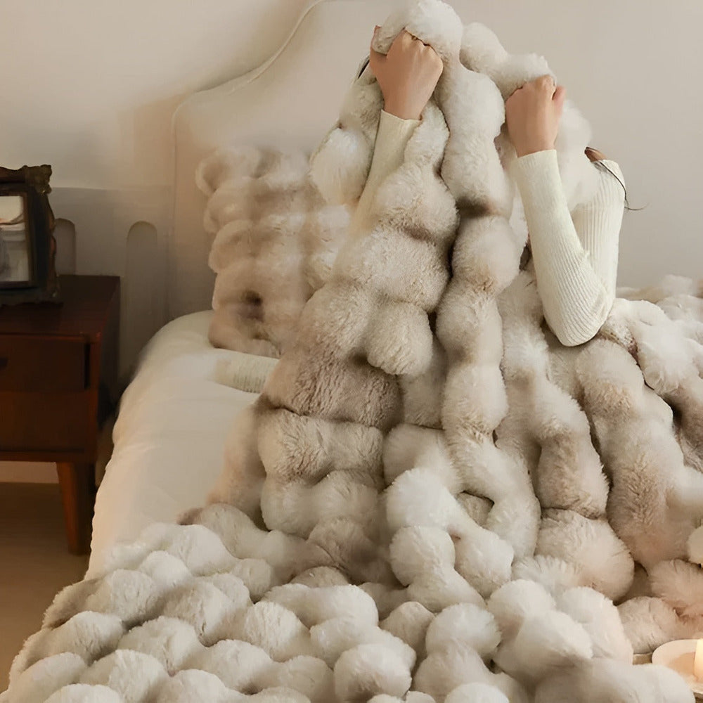 Příjemná deka z umělé kožešiny pro domácí i cestovní použití, měkký, pratelný fleece