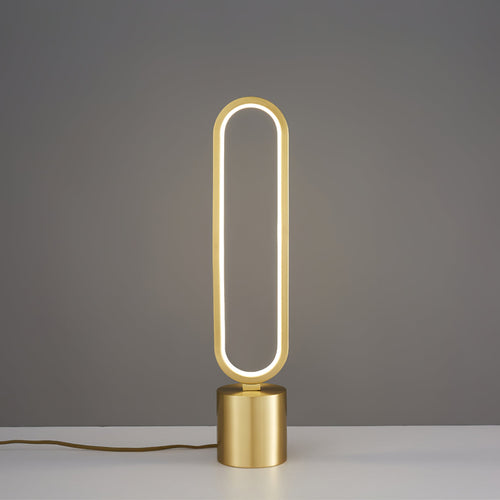 Lámpara de mesa Arcora con iluminación LED integrada y detalles en latón