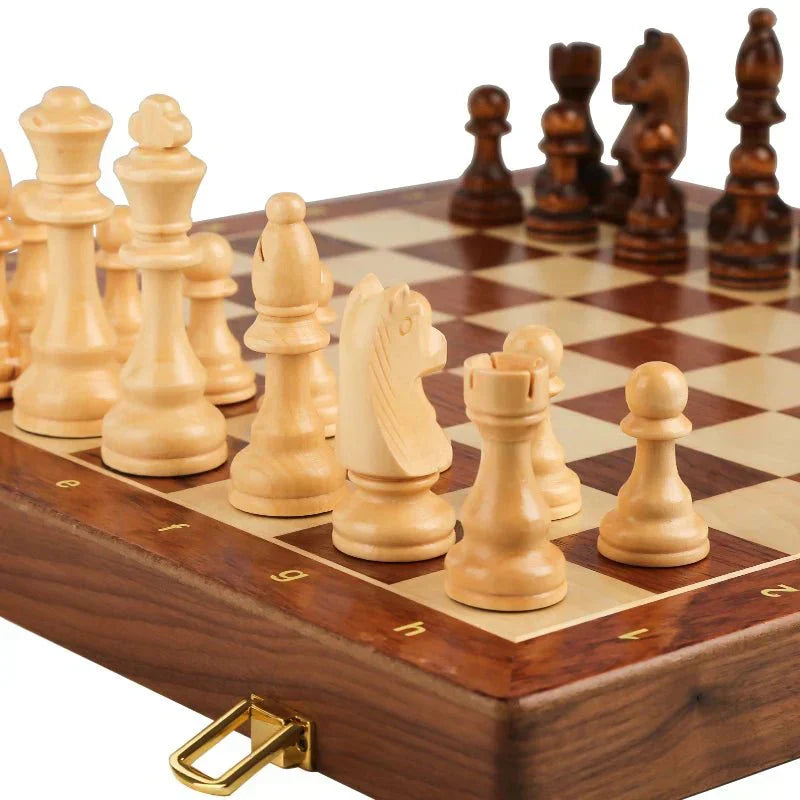 Set de ajedrez Aurora Deluxe con tablero plegable de nogal