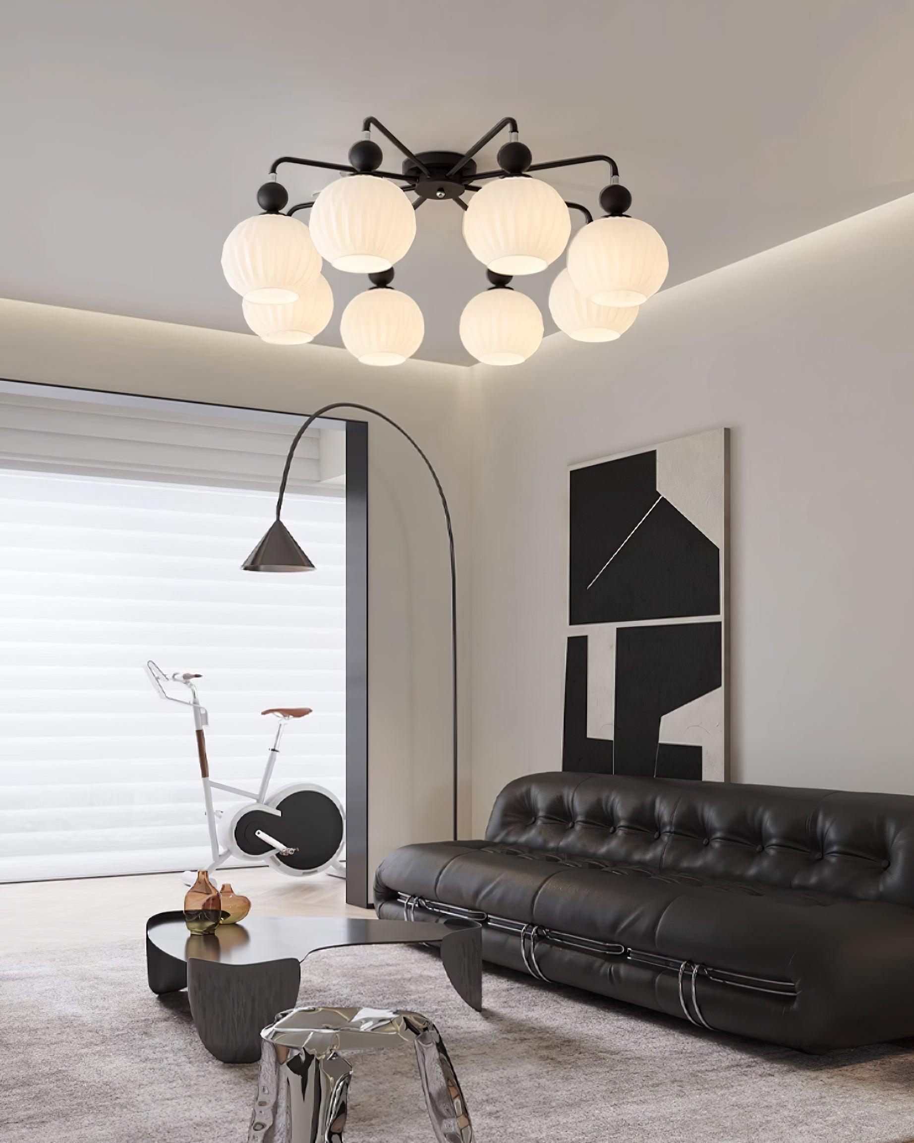 Plafonnier Lumencrest avec abat-jours en verre blanc côtelé et cadre métallique vert