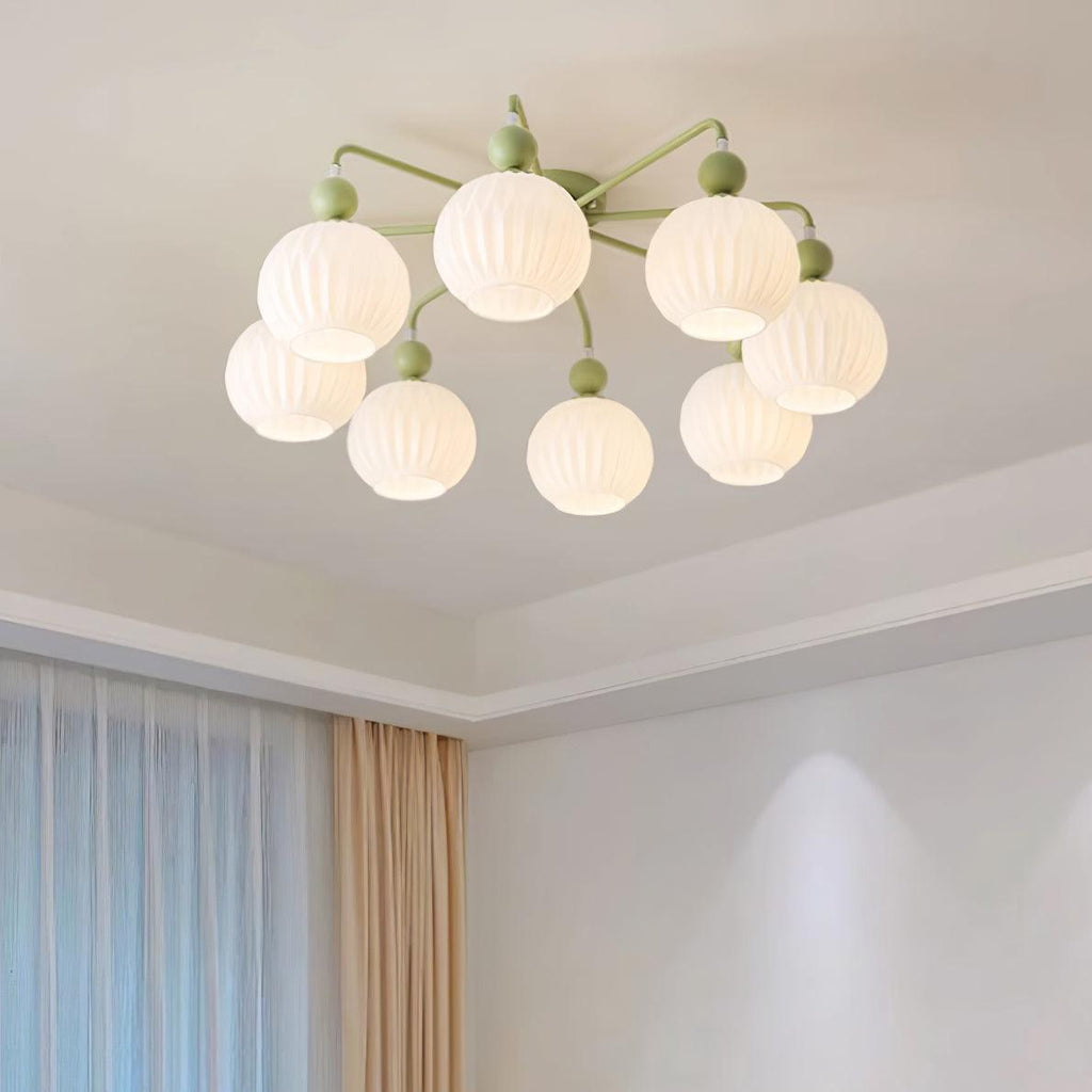 Plafonnier Lumencrest avec abat-jours en verre blanc côtelé et cadre métallique vert