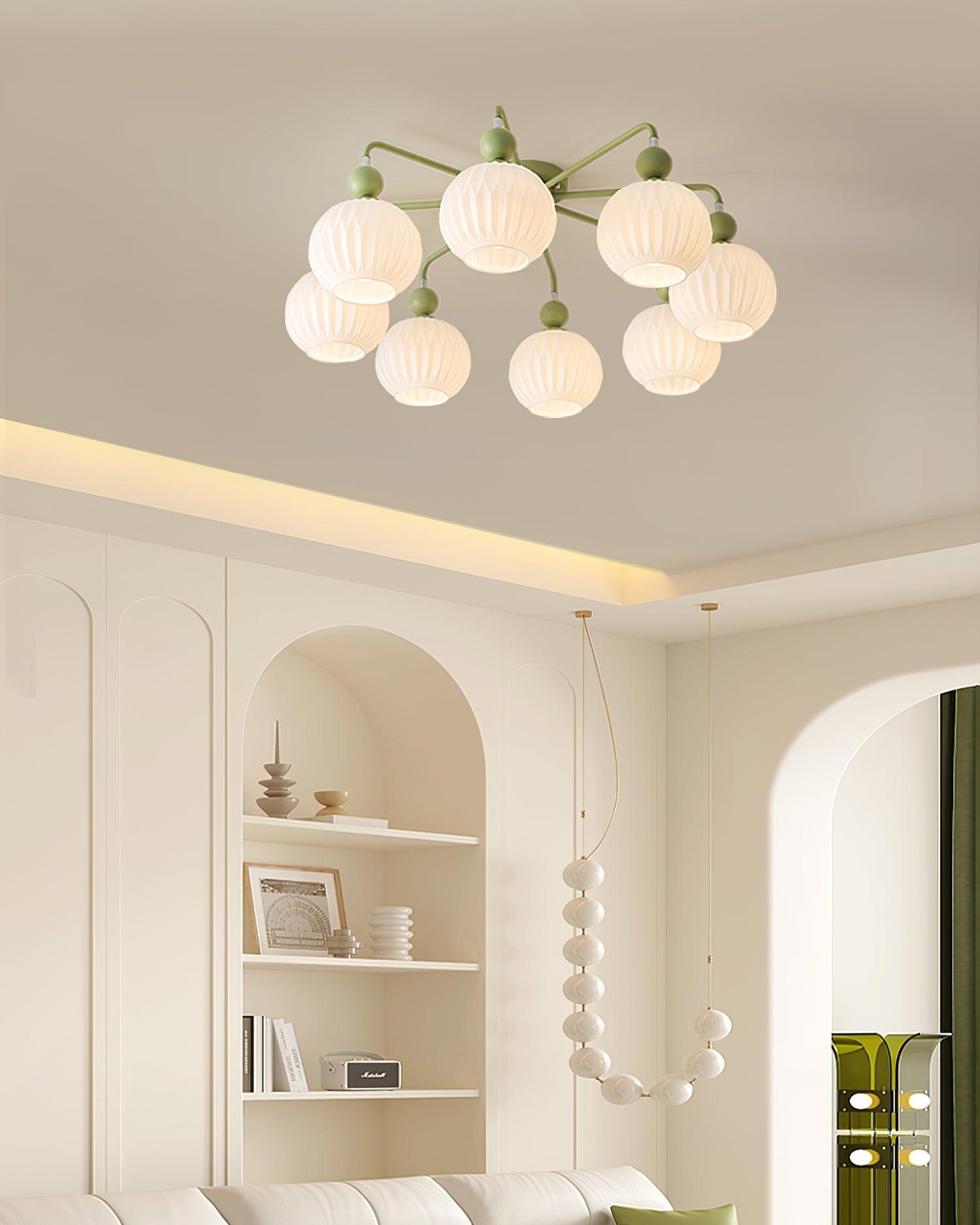 Plafonnier Lumencrest avec abat-jours en verre blanc côtelé et cadre métallique vert