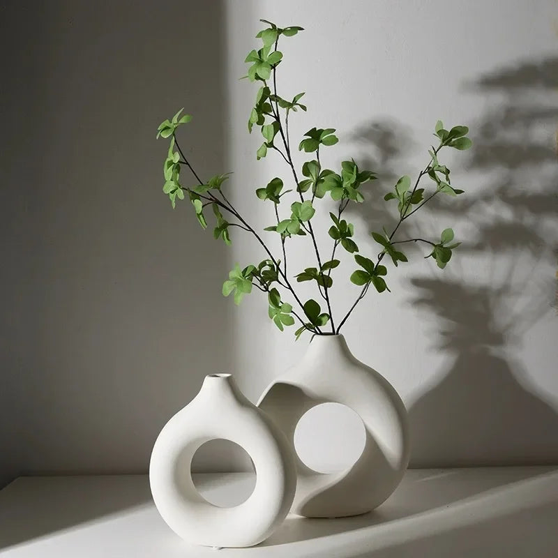 NovaBloom Donut Vase, Lightweight Plastic Flower Pot For Living Room Decor