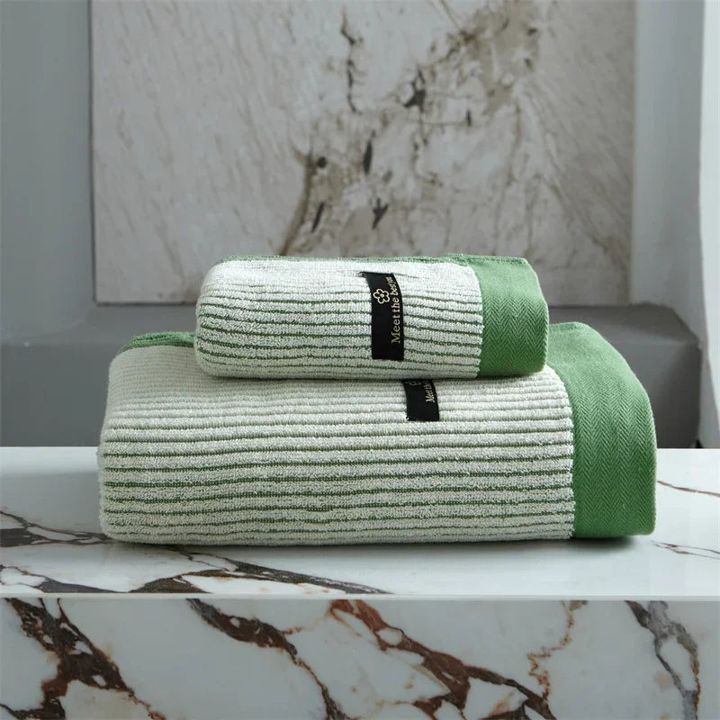 Ručník PureSoft vyrobený z organické bavlny pro každodenní domácí použití