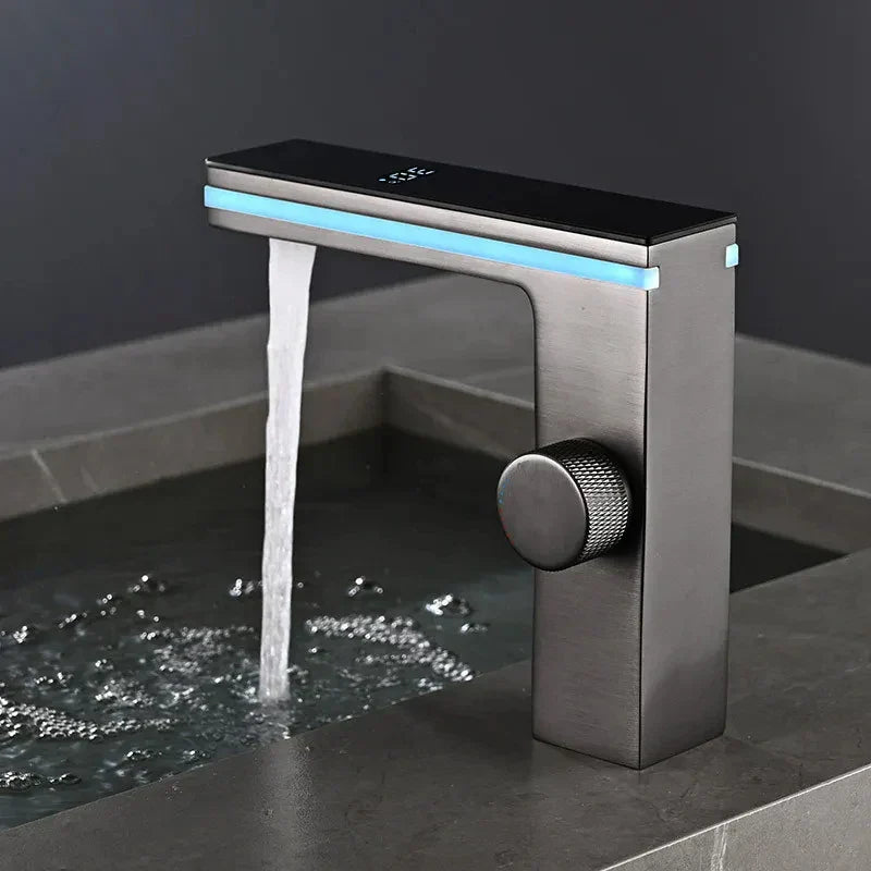 LumaStream dekkmontert LED-kran med integrert hydrogenerator