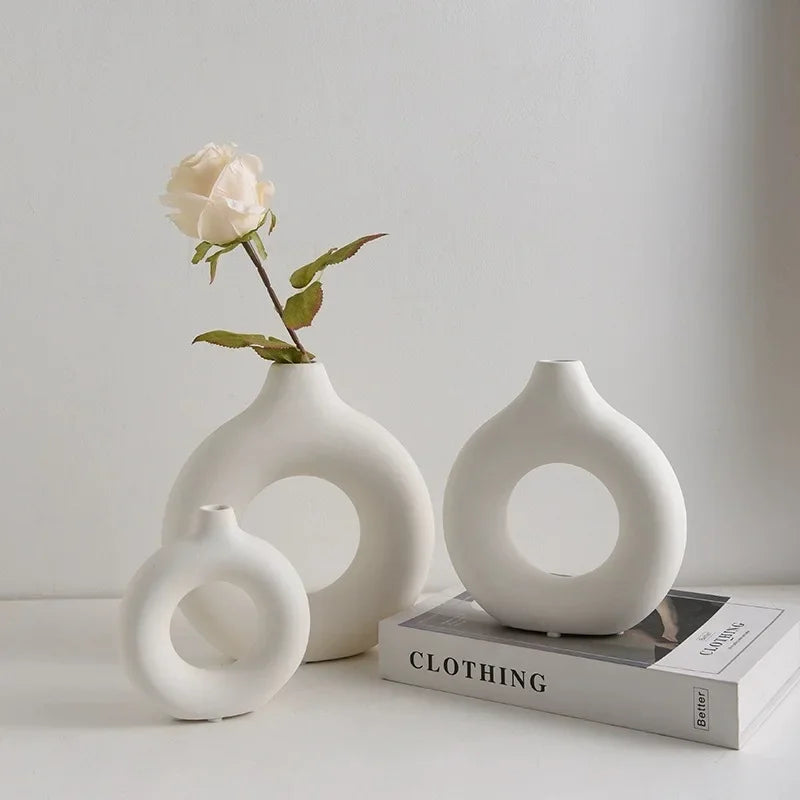 NovaBloom Donut Vase, Lightweight Plastic Flower Pot For Living Room Decor