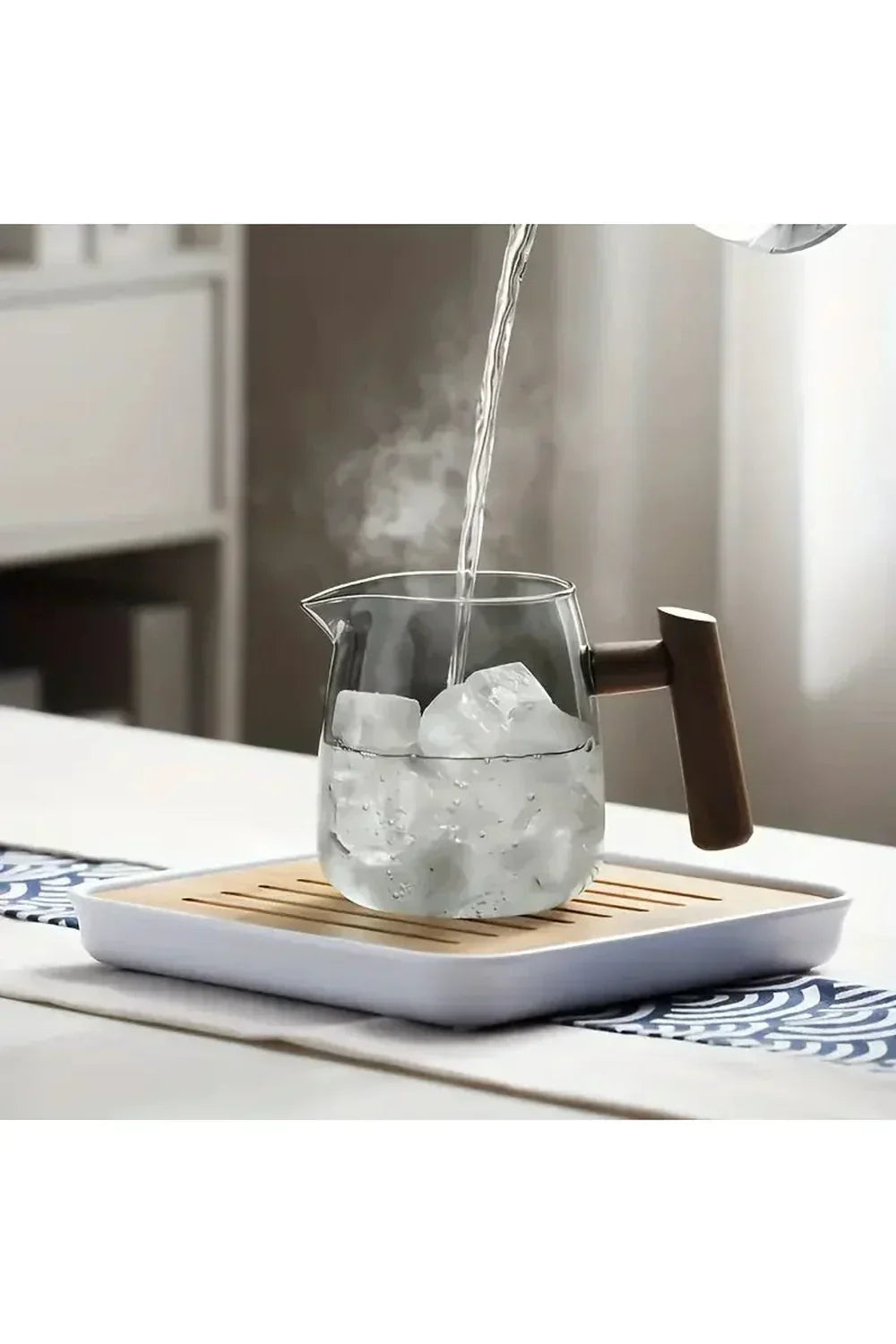 Clear Glass Teapot, Wooden Handle, For Easy Brewing And Pouring