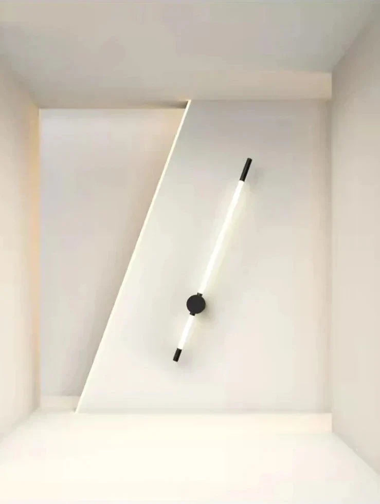 Luz de Parede Vertical LED LumaFlex com Acabamento Metálico e Iluminação Eficiente em Energia