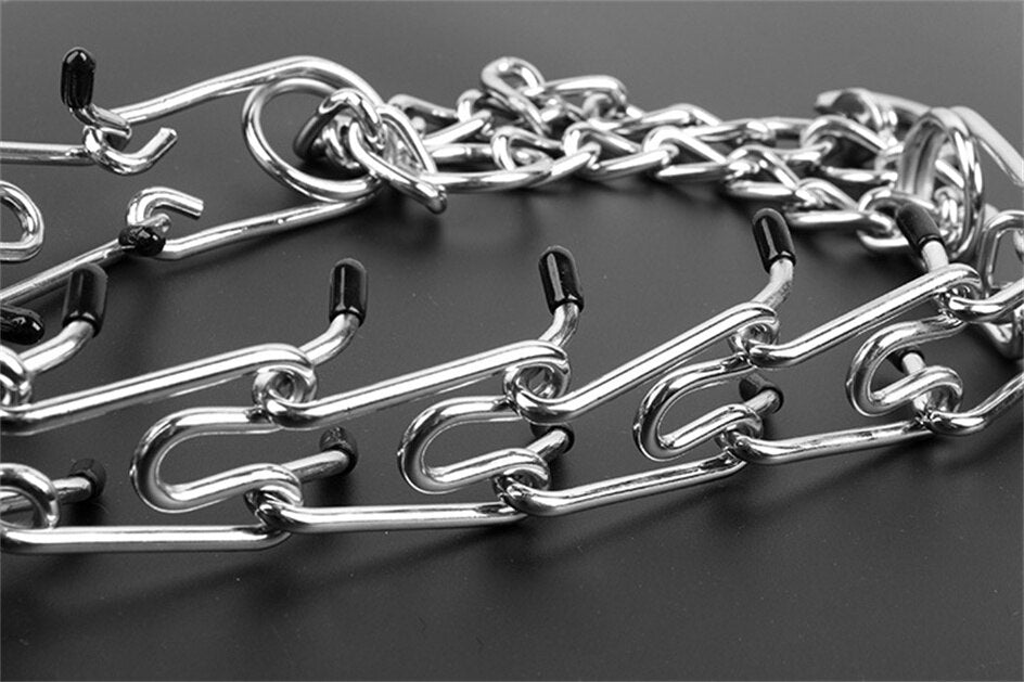 Collar de púas SummitPaw para perros con puntas de goma y púas cromadas
