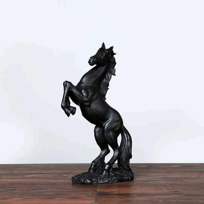 Fjordline abstracte Noordse paardensculptuur met harsafwerking voor moderne interieurs