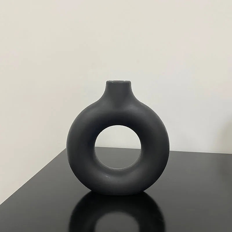 NovaBloom Donut Vase, Lightweight Plastic Flower Pot For Living Room Decor