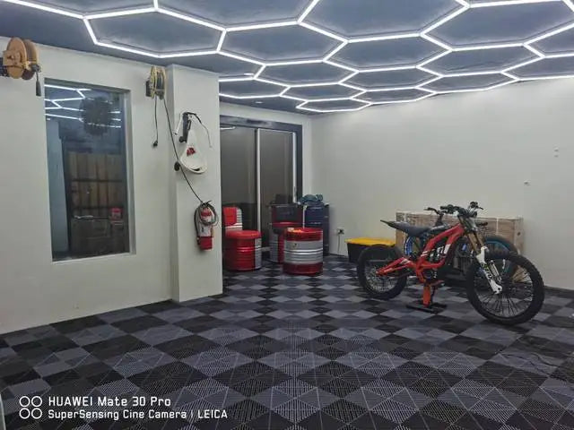 مصابيح سقف أستراهيكس سداسية LED لإضاءة مشرقة وفعالة