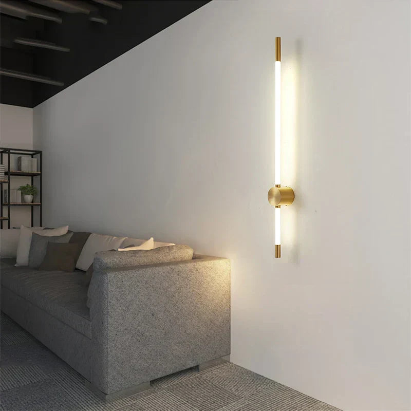 Luz de Parede Vertical LED LumaFlex com Acabamento Metálico e Iluminação Eficiente em Energia