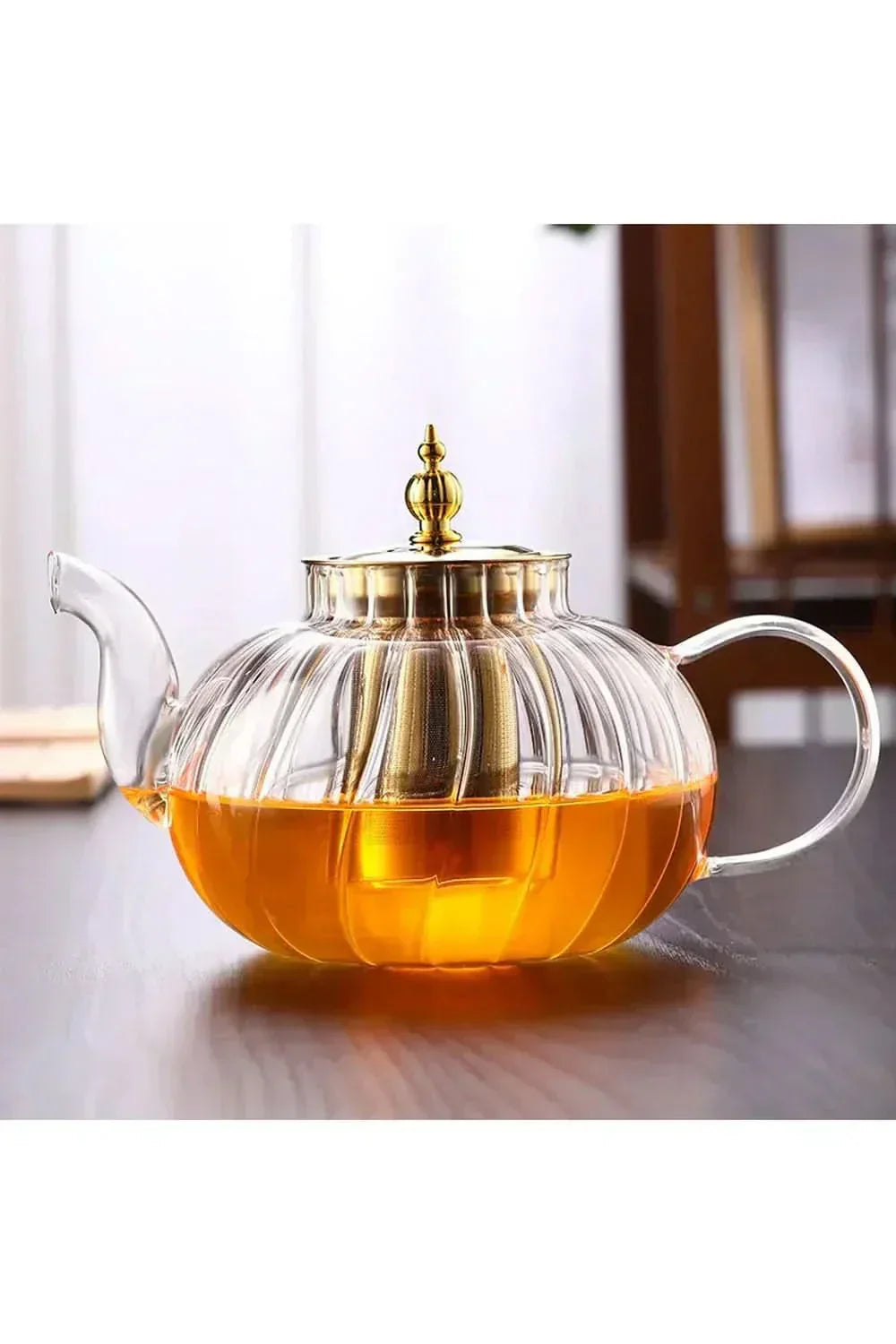 Elegantní průhledná skleněná konvice s infuzérem a víčkem pro přípravu čaje
