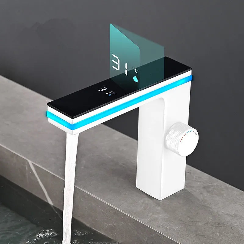 LumaStream dekkmontert LED-kran med integrert hydrogenerator