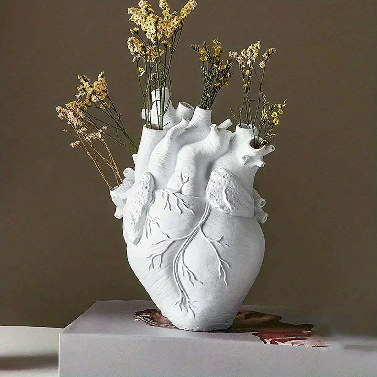 Lumen Heart Resin Vase for koselig hjemmedekor i rød, gul eller hvit