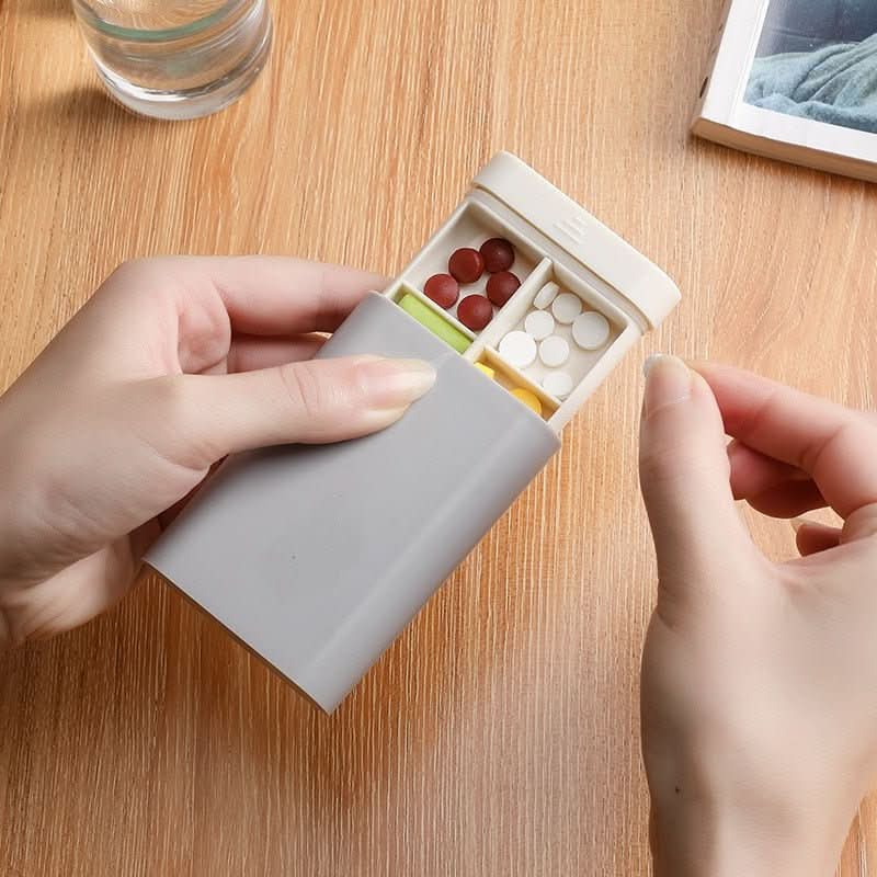 AuraBox Kompakt Vitamin ve İlaç Kutusu, Şık ve Taşınabilir