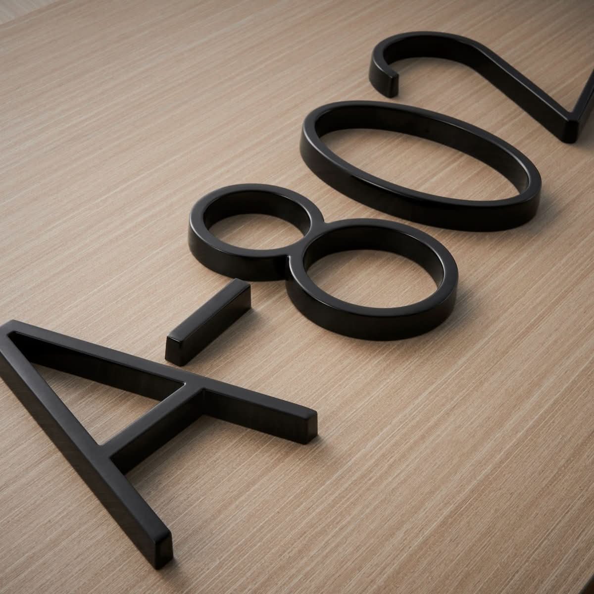 NexaHouse Nowoczesne Numery Domowe 3D z Efektem Unoszenia dla Stylowych Elewacji