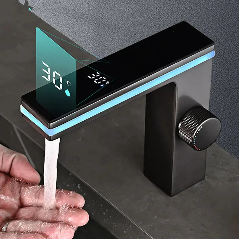 LumaStream dekkmontert LED-kran med integrert hydrogenerator