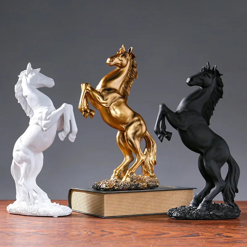 Fjordline abstracte Noordse paardensculptuur met harsafwerking voor moderne interieurs