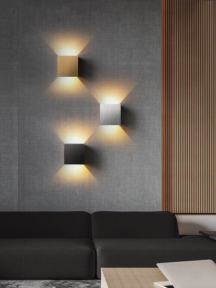 Klasyczna lampa ścienna NovaCube do użytku wewnętrznego i zewnętrznego