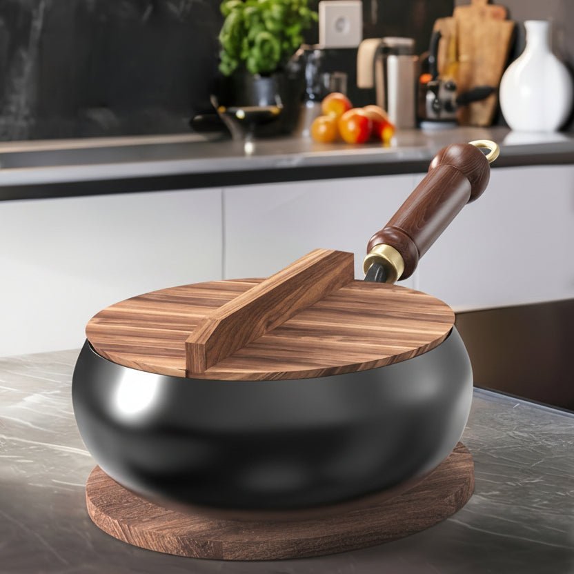 Cast Forge slitesterk støpejernspanne med lokk for allsidig matlaging