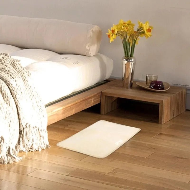 Budík RiseStep Floor Rug vyžaduje krok k ztišení pro hluboké spáče