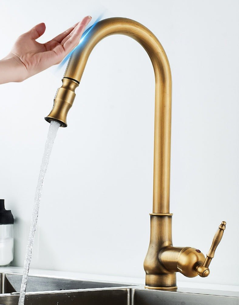 Smartspout Antik Bronz Mutfak Musluğu, Çekmeli Püskürtücü ve Dokunmatik Kontrol Özellikli
