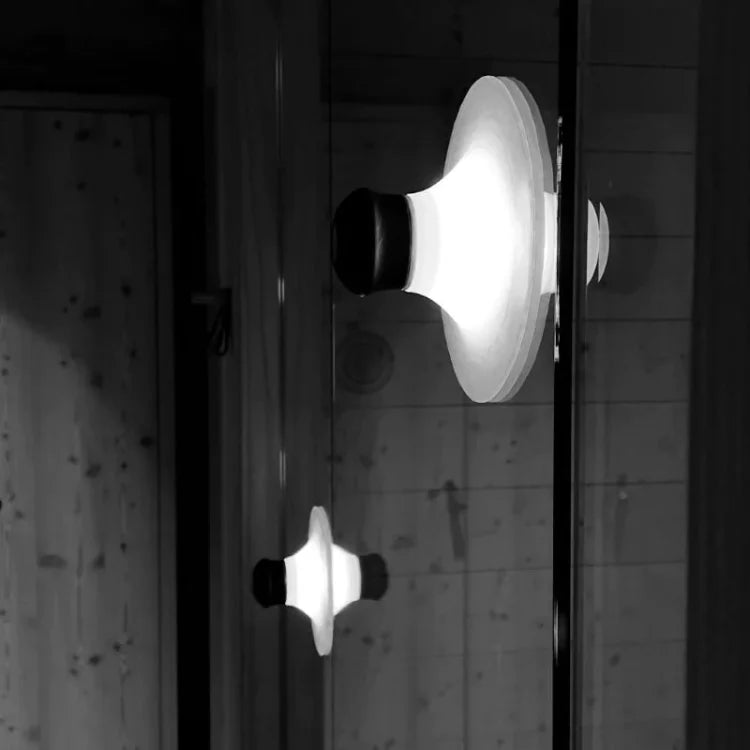 SnapLight LED-lampa uppladdningsbar med justerbar ljusstyrka för hem och resa