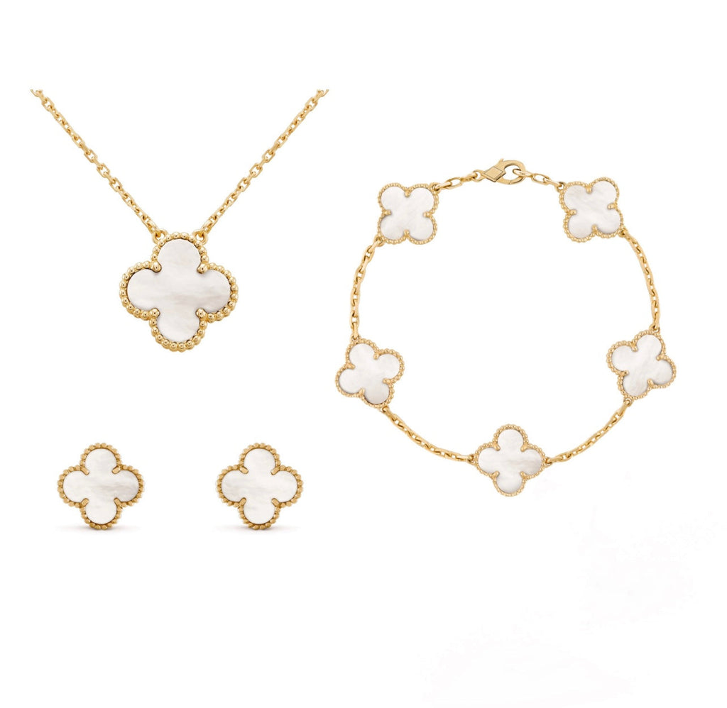 Trío de joyería Shamrock con detalles de perlas y acabado dorado
