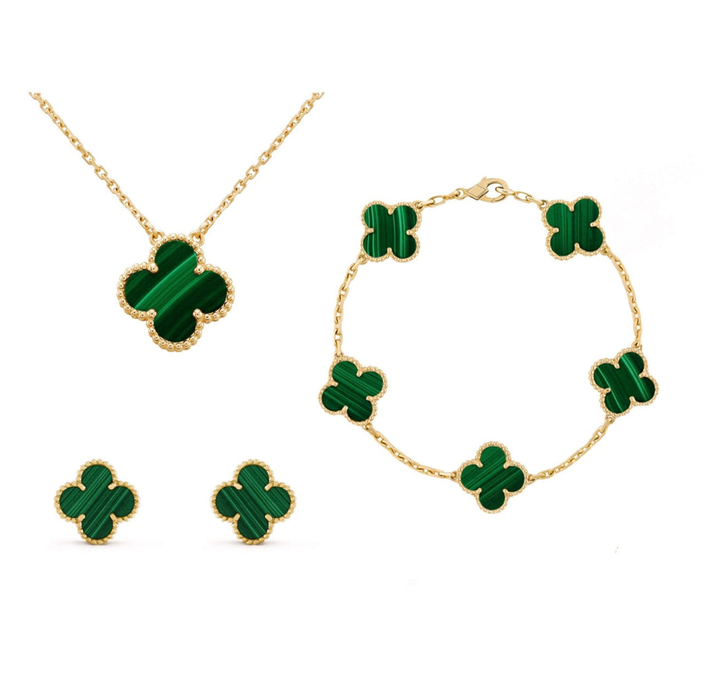 Trío de joyería Shamrock con detalles de perlas y acabado dorado